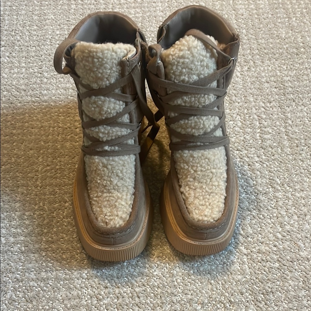 Cozy Brown Women’s Boots